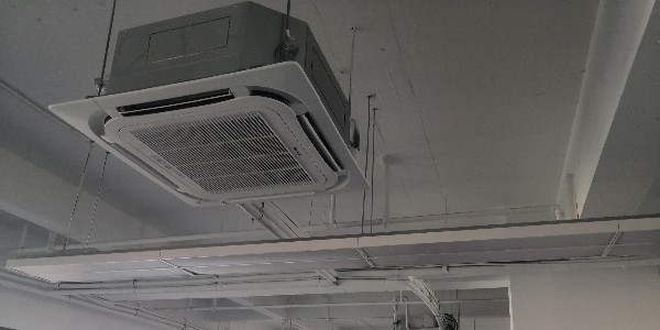 中央空调跟多联机是一回事吗？