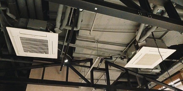 恒温恒湿精密空调需要接水管吗？