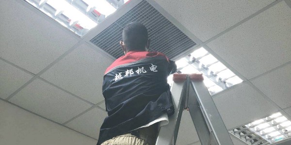 上海学校的空调在什么条件下需要清洗