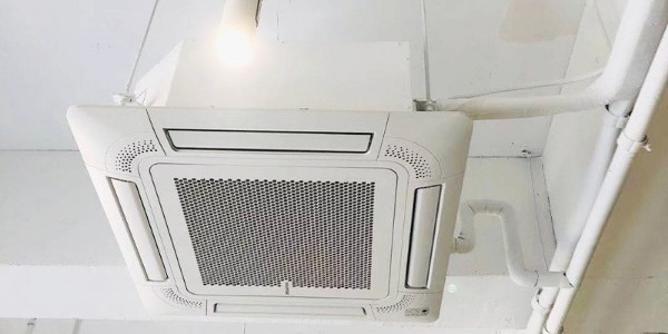 中央空调内机漏水是什么原因导致的？